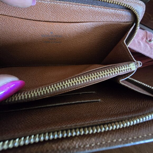 Louis Vuitton Porte Monnaie Zip Around Wallet Monogram - Picture 3 of 10